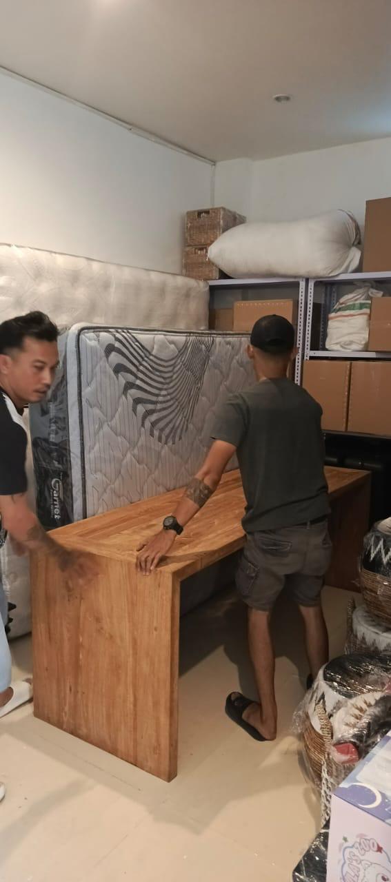 SC Storage moving truck